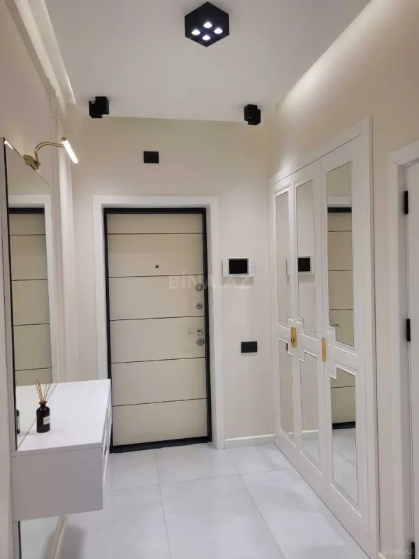 Kirayə verilir 2 otaqlı mənzil 77 m²