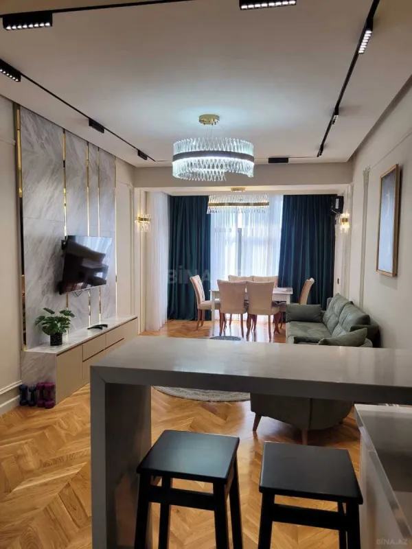 Kirayə verilir 2 otaqlı mənzil 77 m²