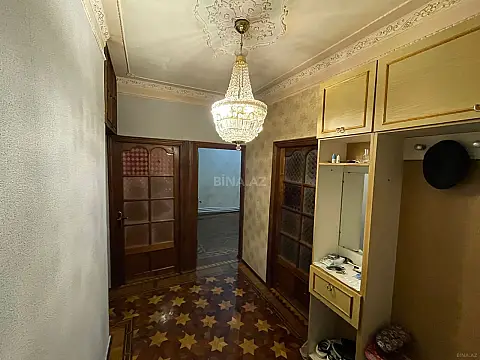 Satılır 4 otaqlı mənzil 105 m²