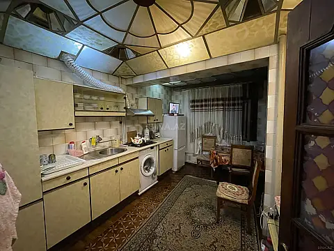 Satılır 4 otaqlı mənzil 105 m²