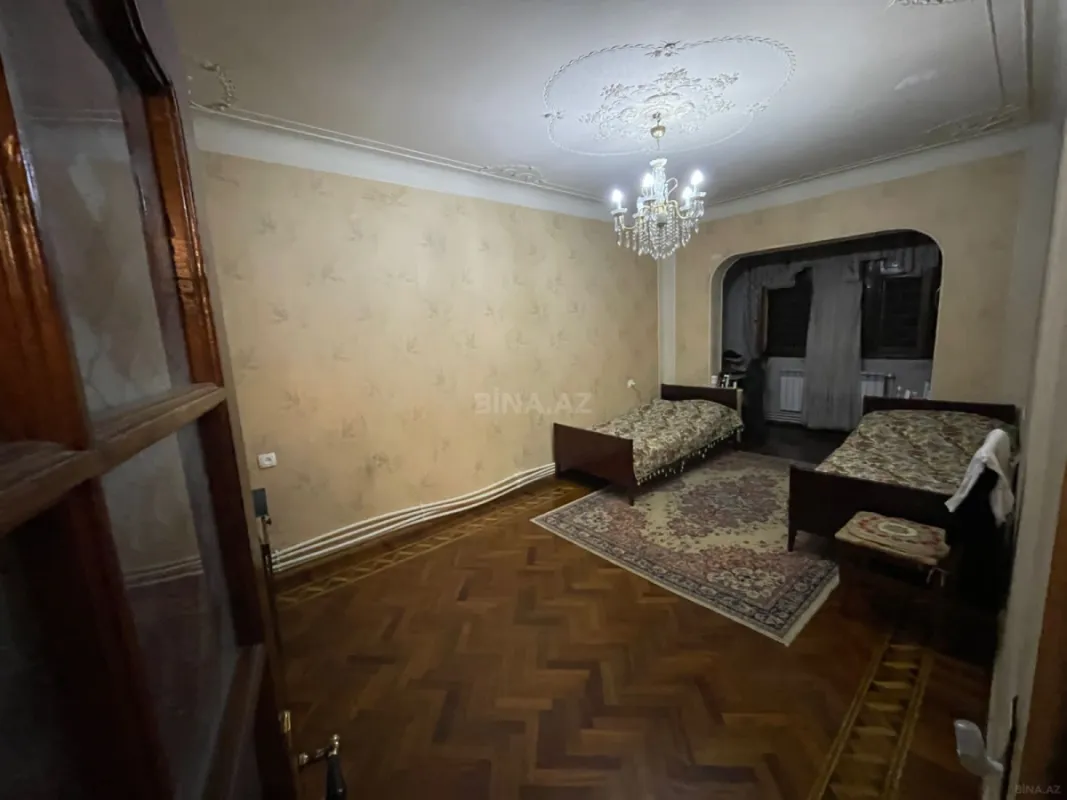 Satılır 4 otaqlı mənzil 105 m²