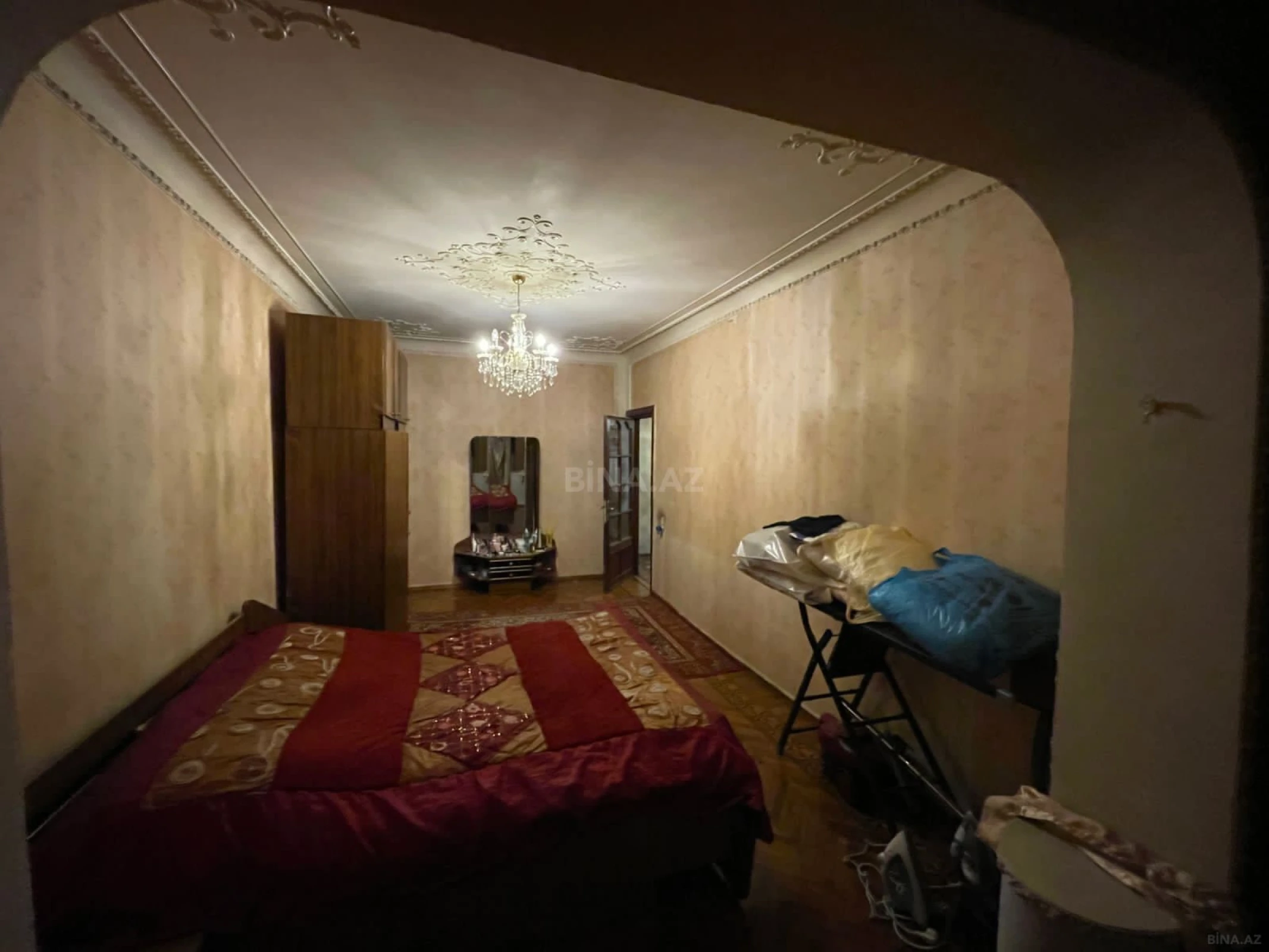 Satılır 4 otaqlı mənzil 105 m²