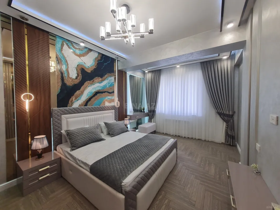 Satılır 3 otaqlı mənzil 137 m²