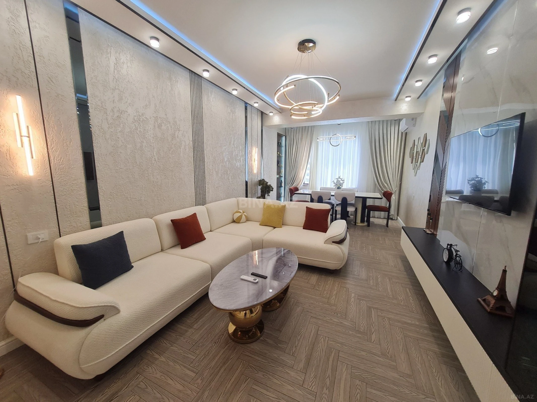 Satılır 3 otaqlı mənzil 137 m²