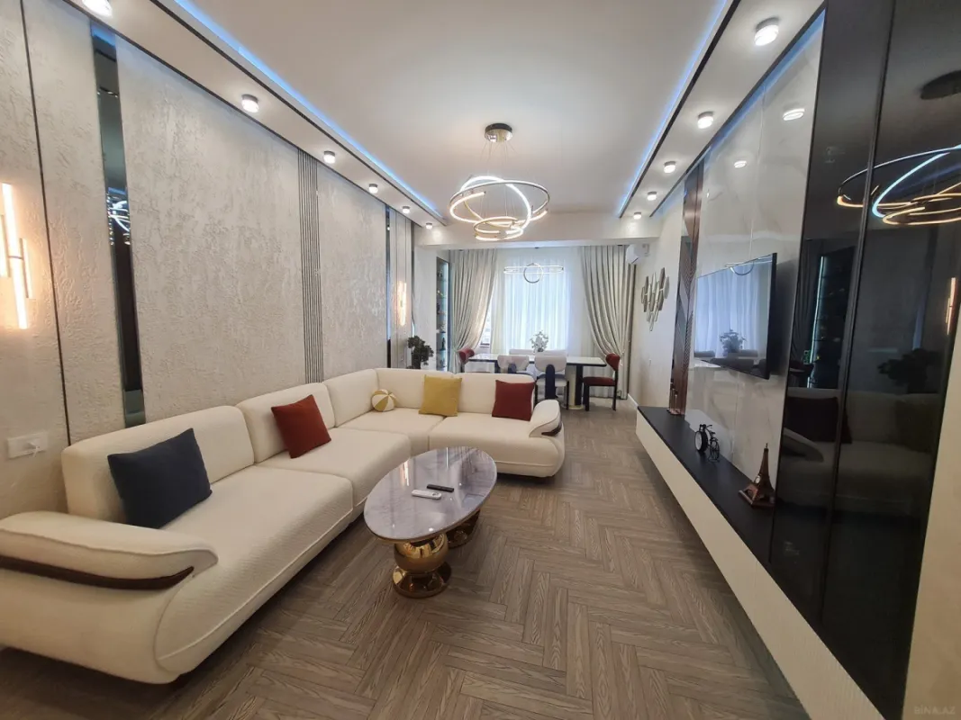 Satılır 3 otaqlı mənzil 137 m²
