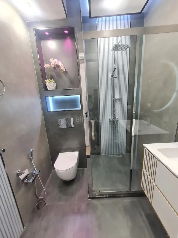 Satılır 3 otaqlı mənzil 137 m²