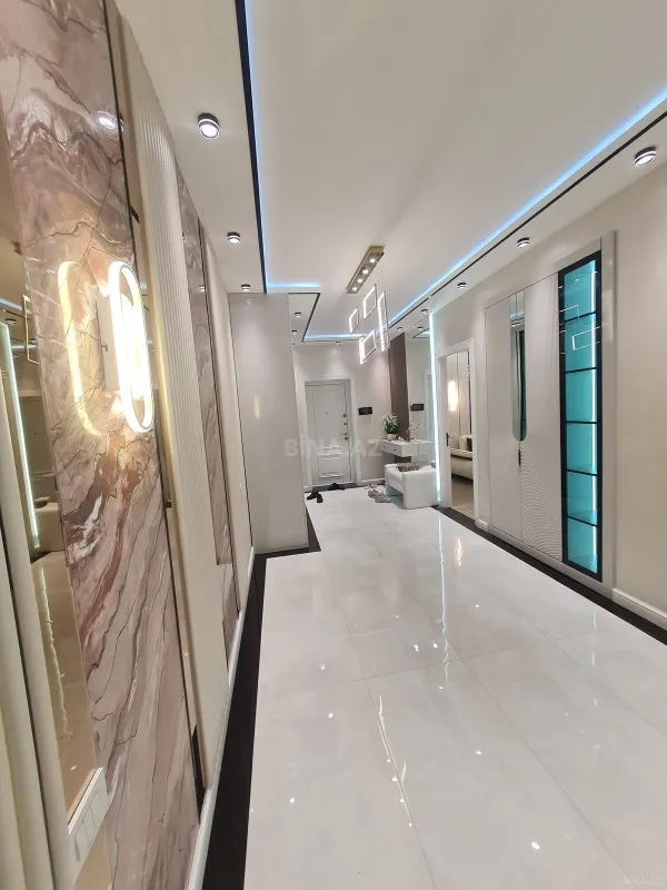 Satılır 3 otaqlı mənzil 137 m²