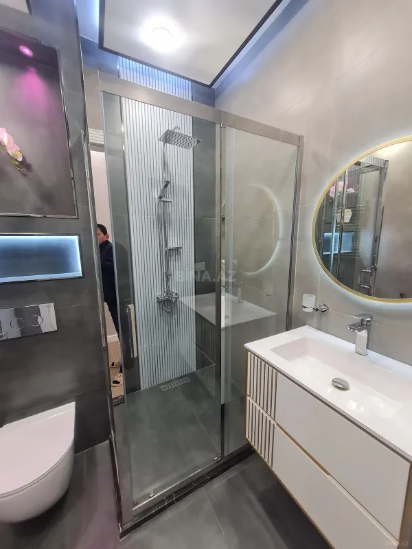 Satılır 3 otaqlı mənzil 137 m²