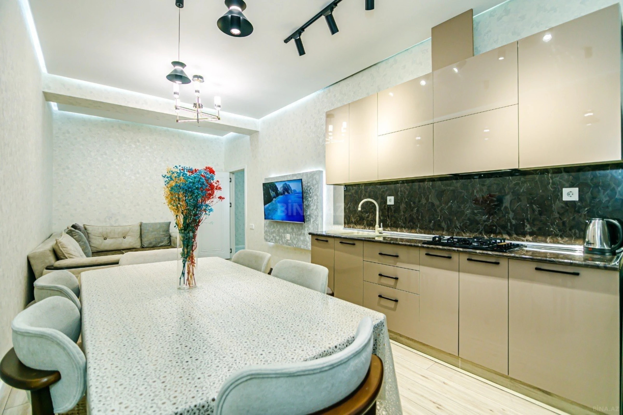 Kirayə verilir 3 otaqlı mənzil 90 m²