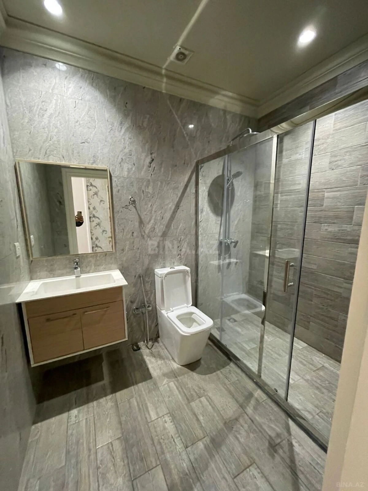 Kirayə verilir 3 otaqlı ofis 150 m²