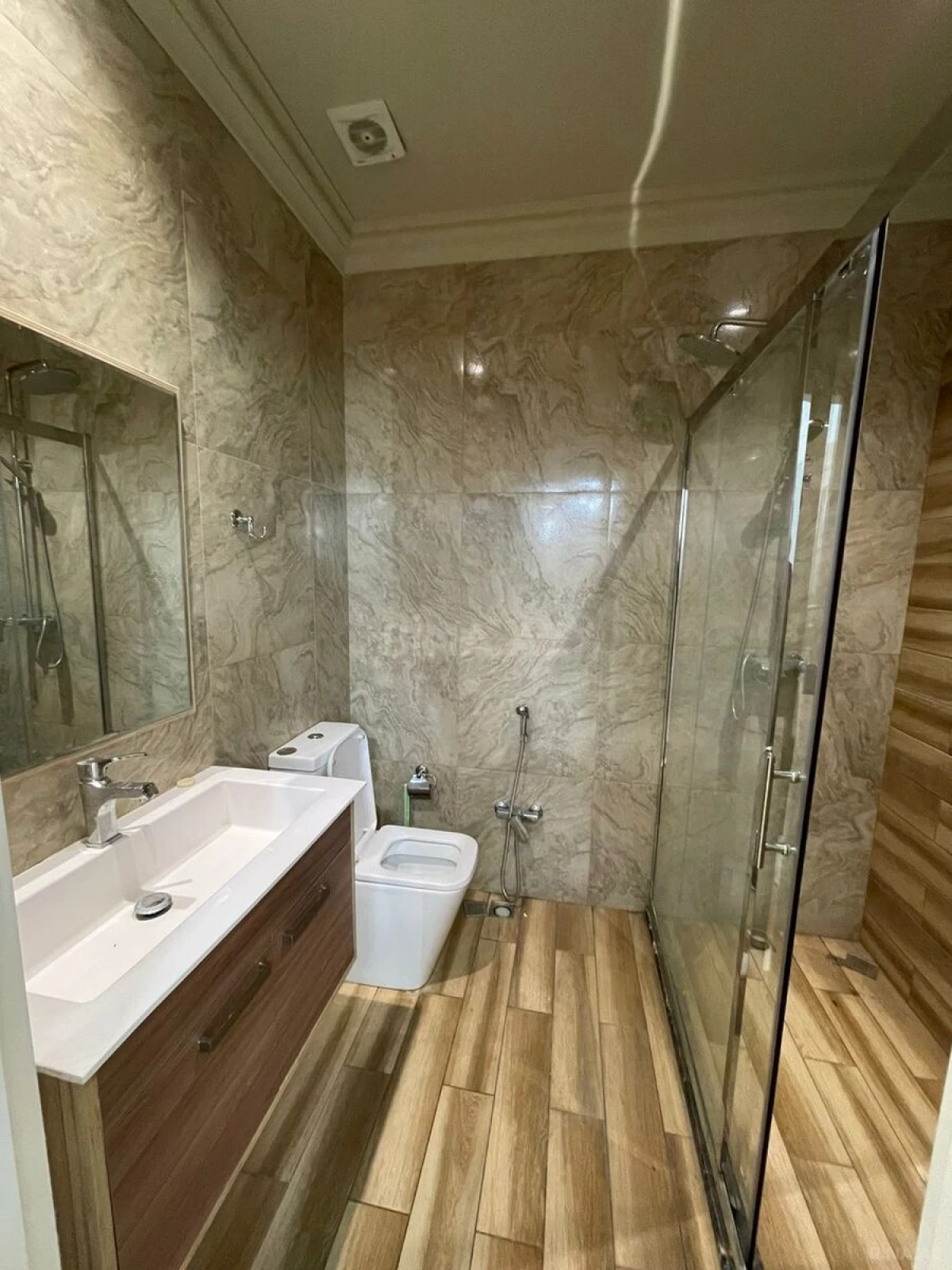 Kirayə verilir 3 otaqlı ofis 150 m²