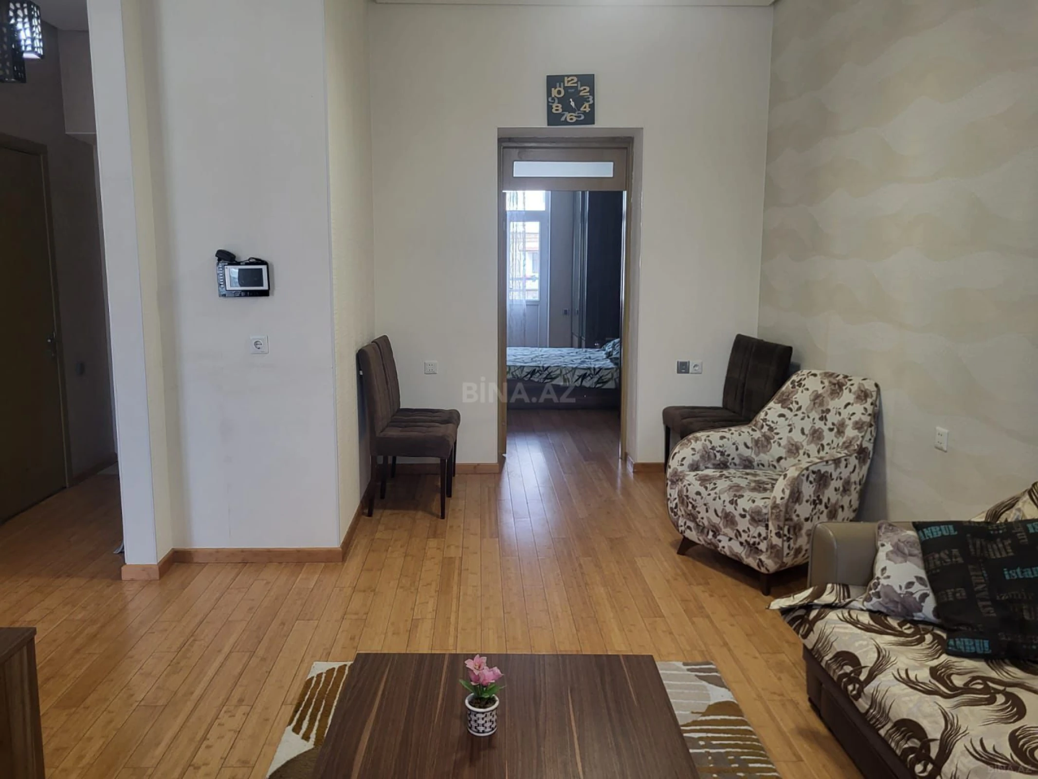 Kirayə verilir 2 otaqlı mənzil 60 m²