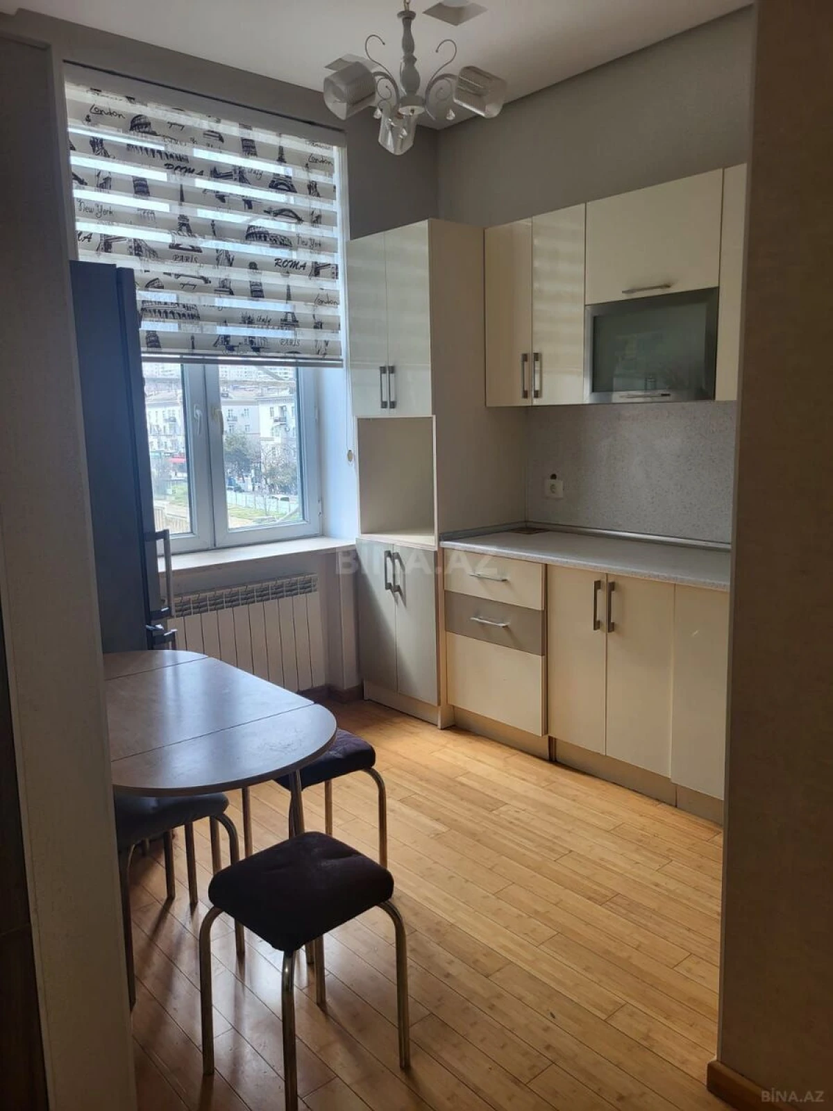 Kirayə verilir 2 otaqlı mənzil 60 m²