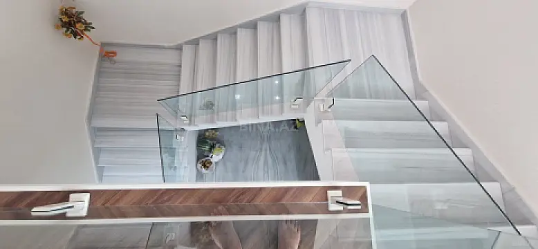 Satılır 4 otaqlı həyət evi 250 m²