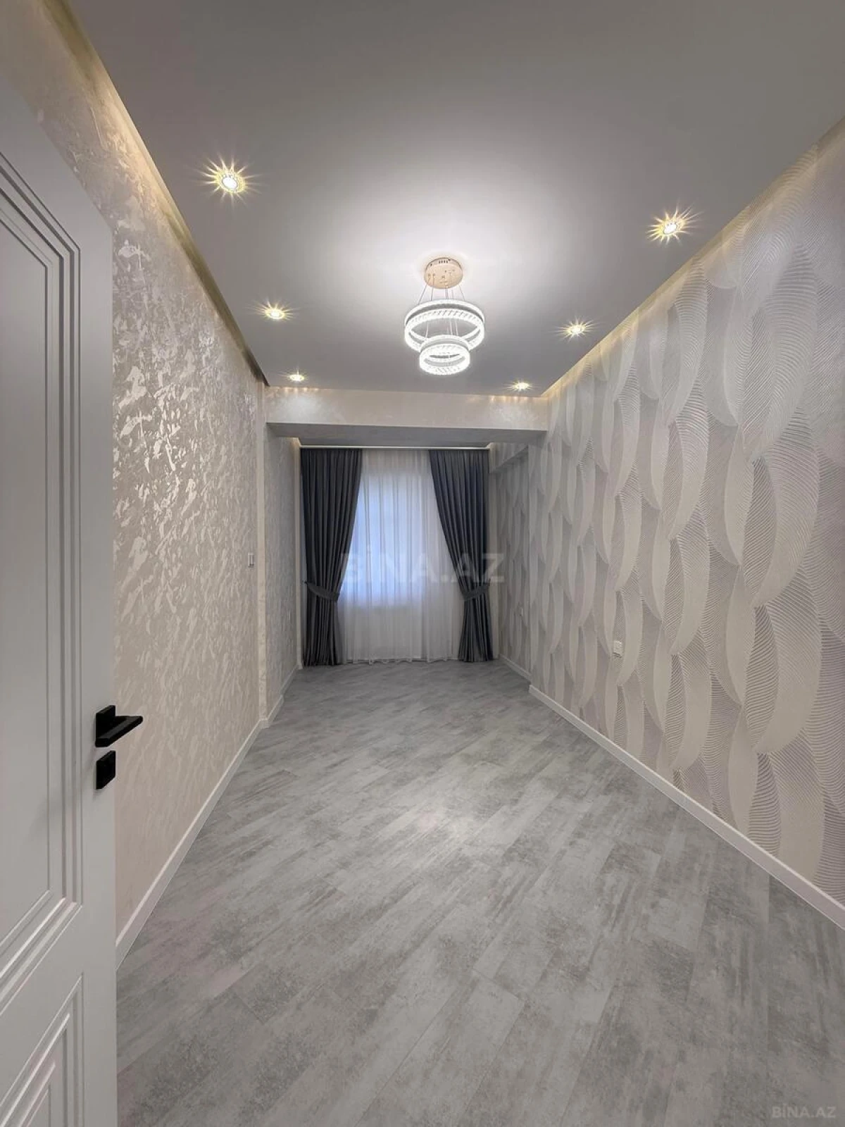 Satılır 3 otaqlı mənzil 126 m²