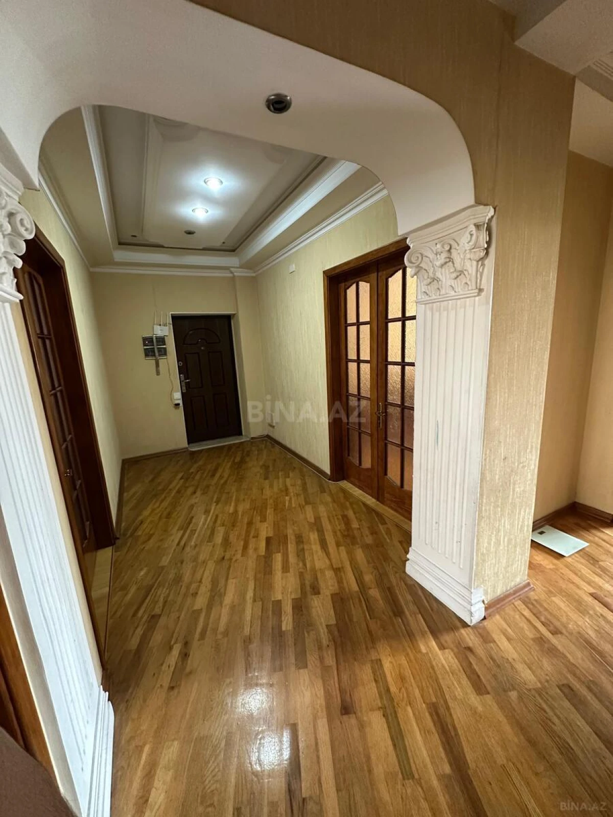 Satılır 3 otaqlı mənzil 112 m²