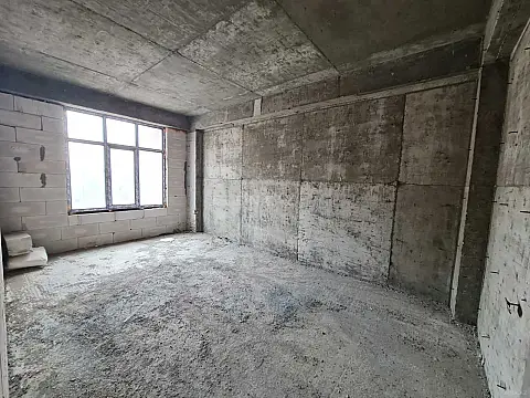 Satılır 4 otaqlı mənzil 181 m²