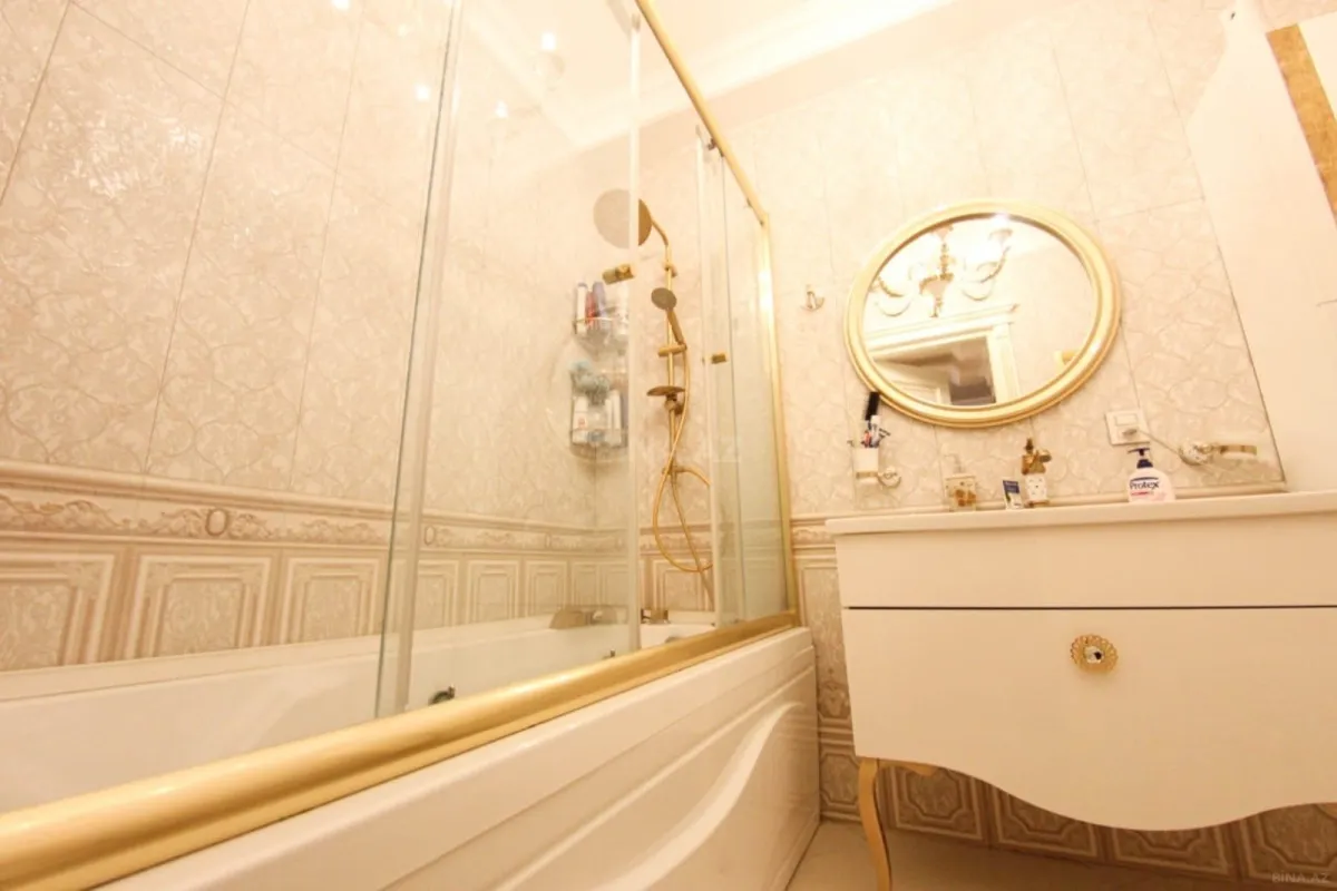 Satılır 3 otaqlı mənzil 118 m²