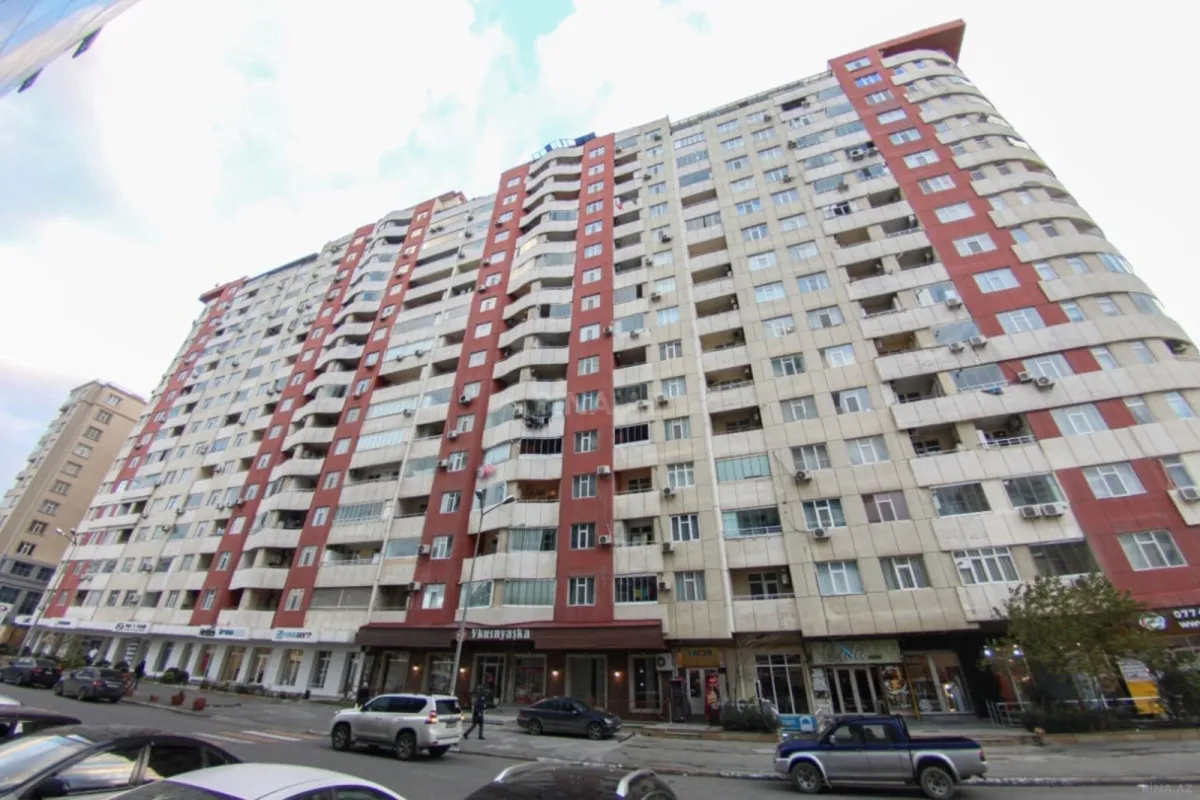 Satılır 3 otaqlı mənzil 118 m²