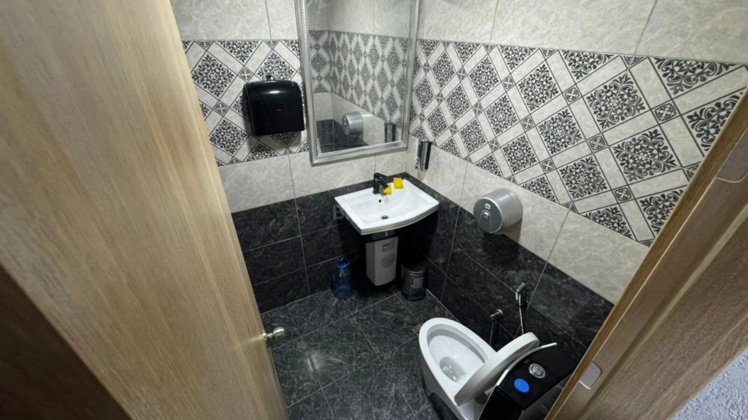 Kirayə verilir obyekt 125 m²