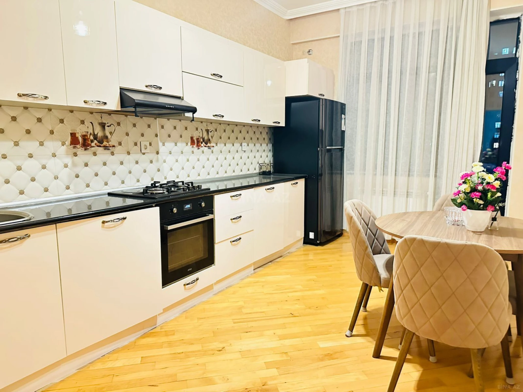 Kirayə verilir 2 otaqlı mənzil 86 m²