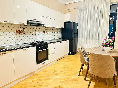 Kirayə verilir 2 otaqlı mənzil 86 m²