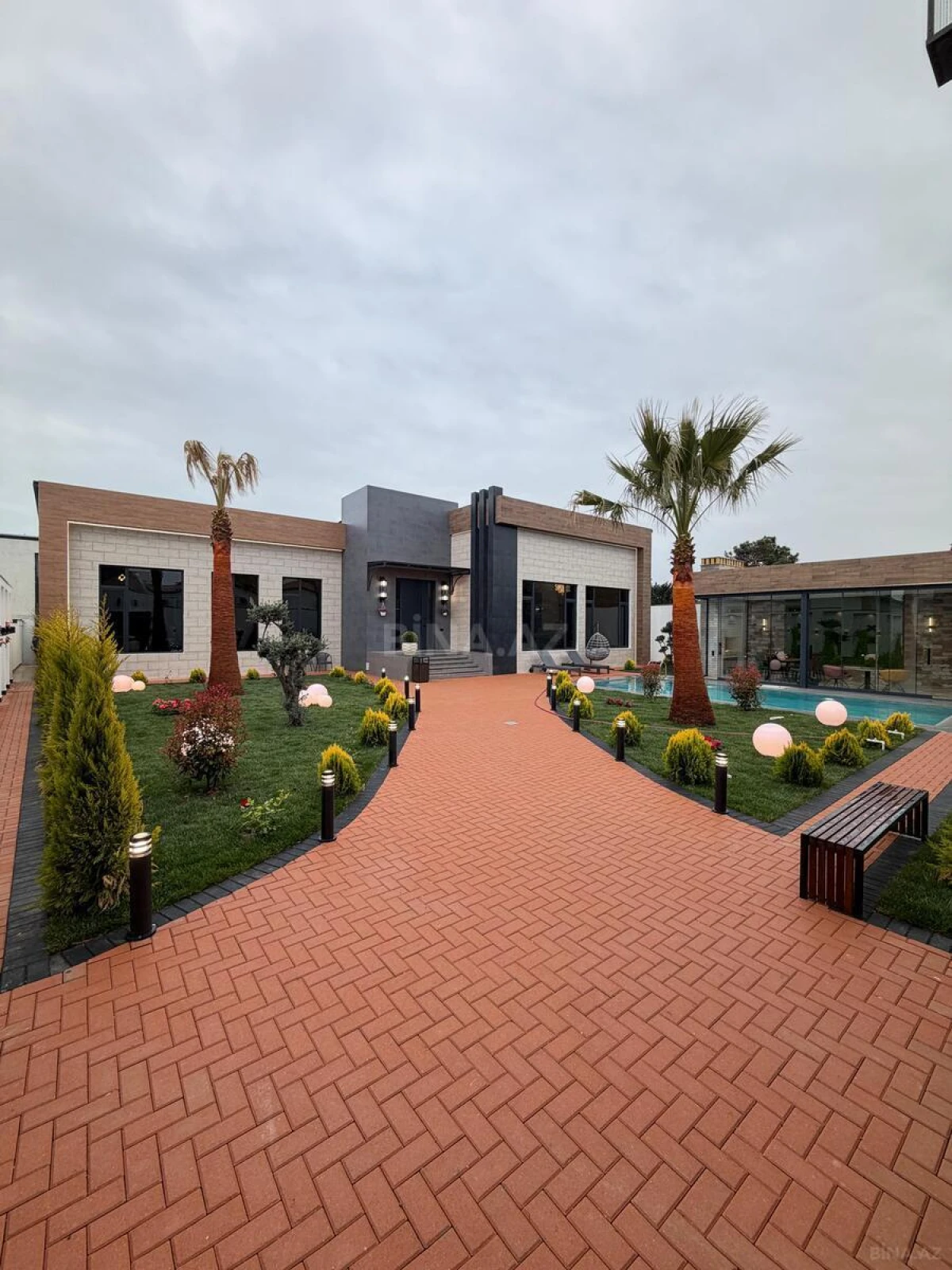 Satılır 5 otaqlı həyət evi 200 m²