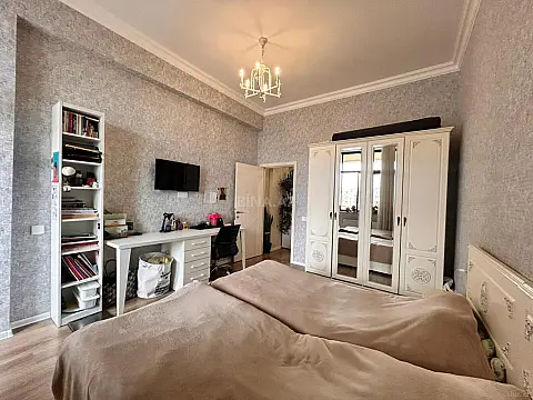 Satılır 2 otaqlı mənzil 75 m²