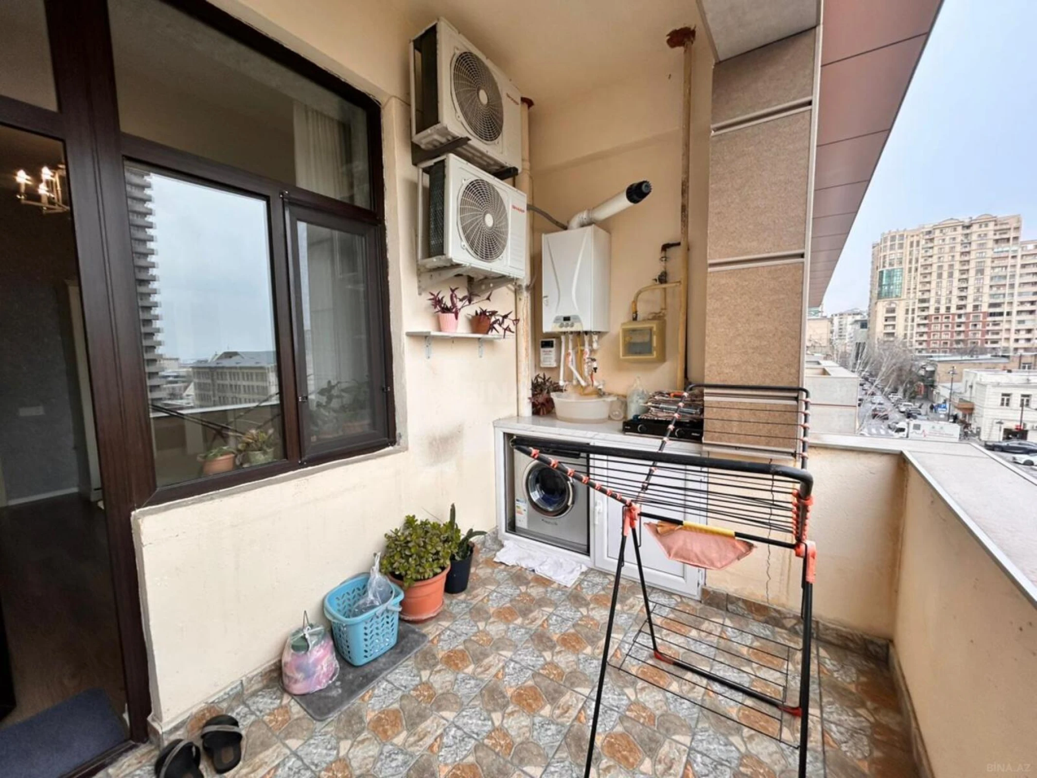 Satılır 2 otaqlı mənzil 75 m²