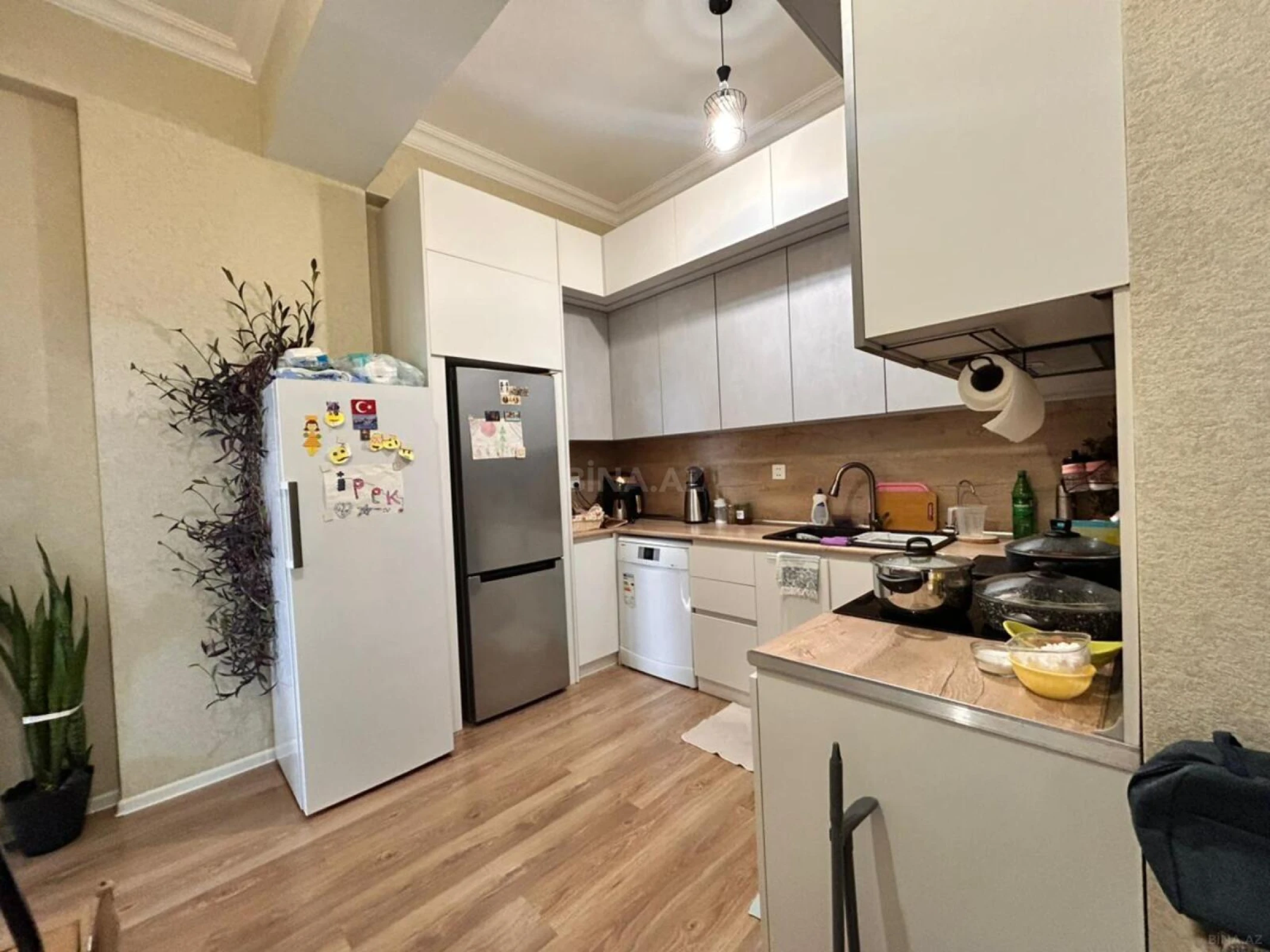 Satılır 2 otaqlı mənzil 75 m²