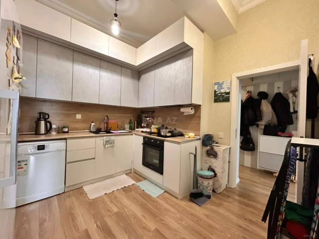 Satılır 2 otaqlı mənzil 75 m²