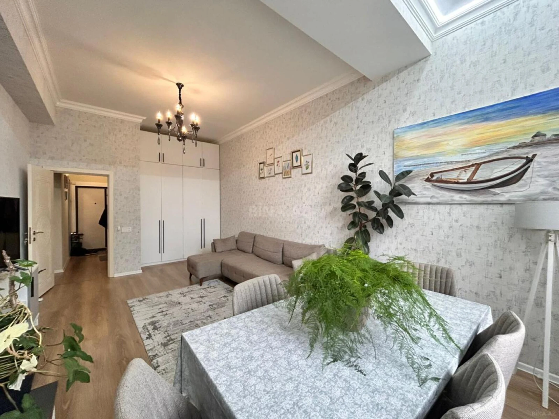 Satılır 2 otaqlı mənzil 75 m²