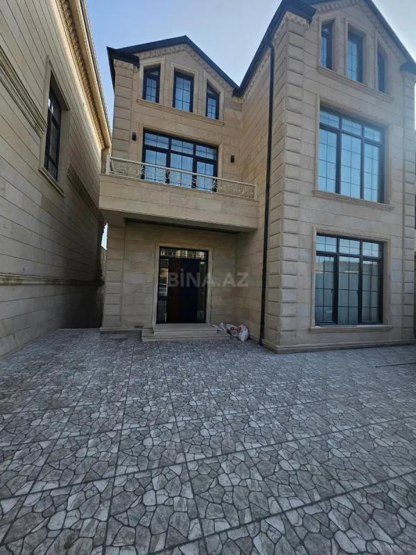 Satılır 6 otaqlı həyət evi 440 m²