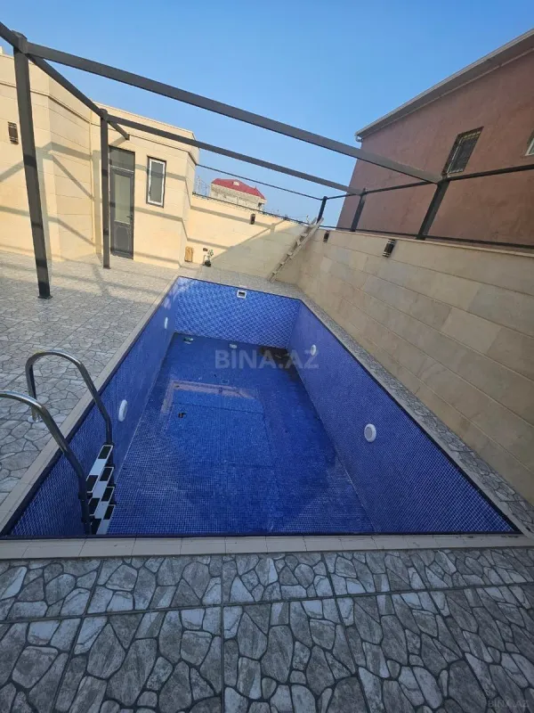 Satılır 6 otaqlı həyət evi 440 m²