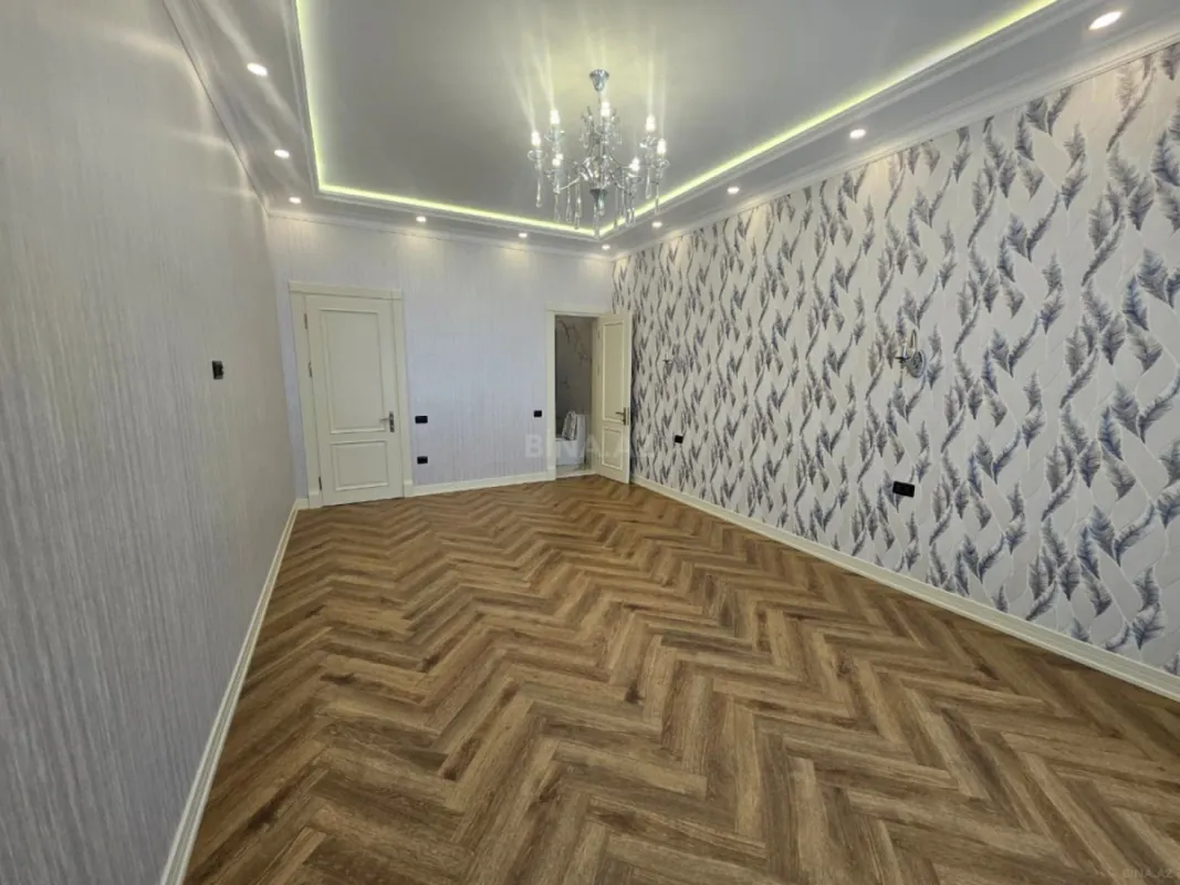 Satılır 6 otaqlı həyət evi 440 m²