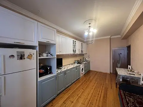 Satılır 2 otaqlı mənzil 94 m²