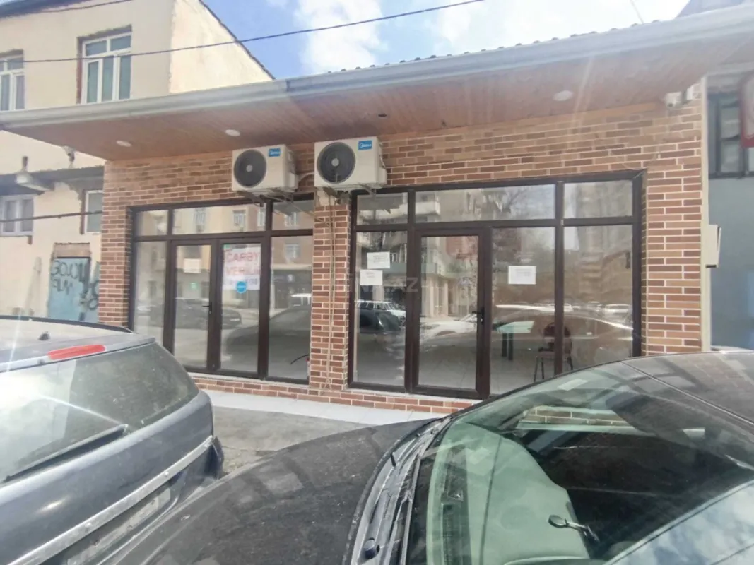 Kirayə verilir obyekt 180 m²