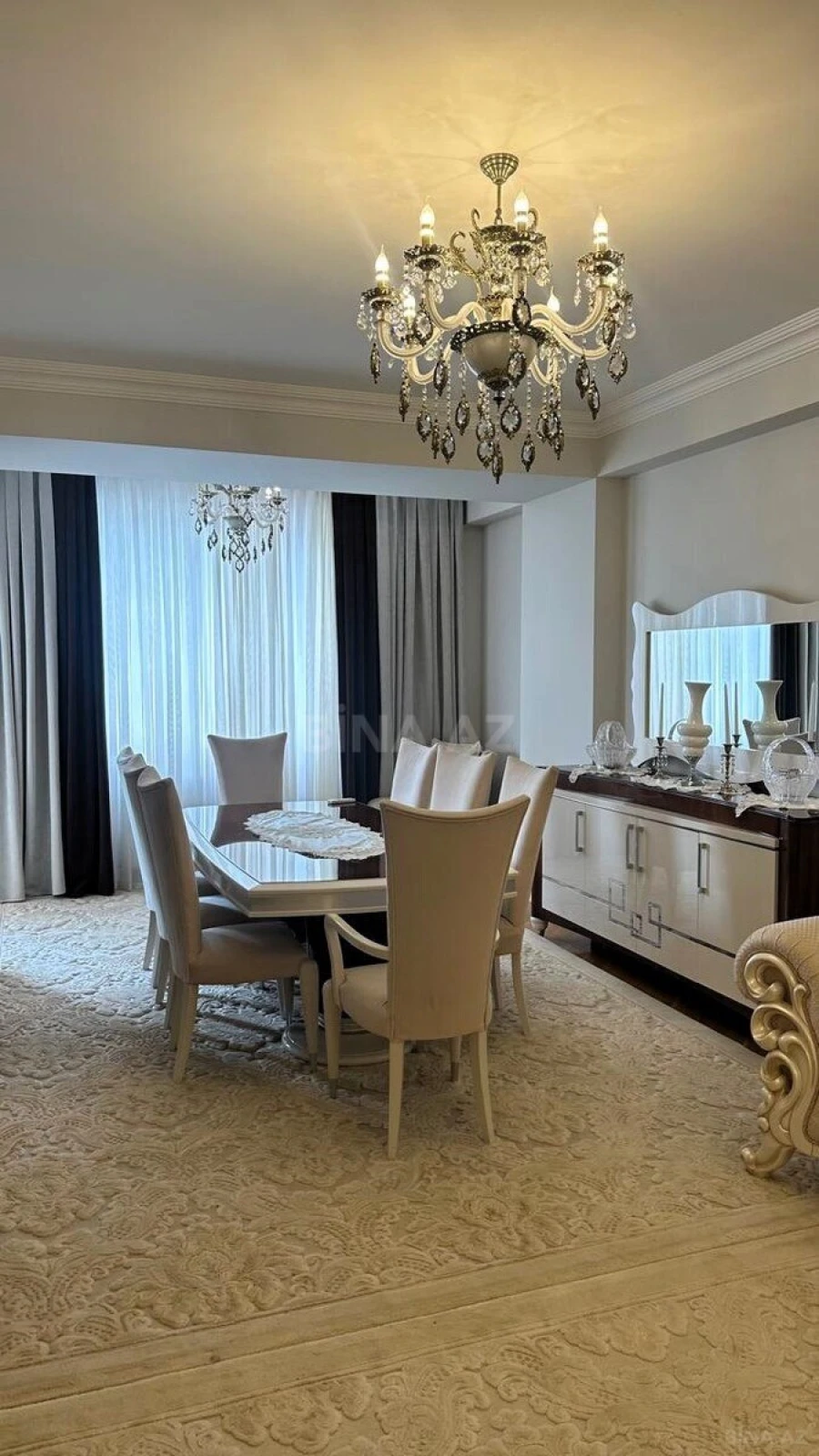 Satılır 3 otaqlı mənzil 170 m²