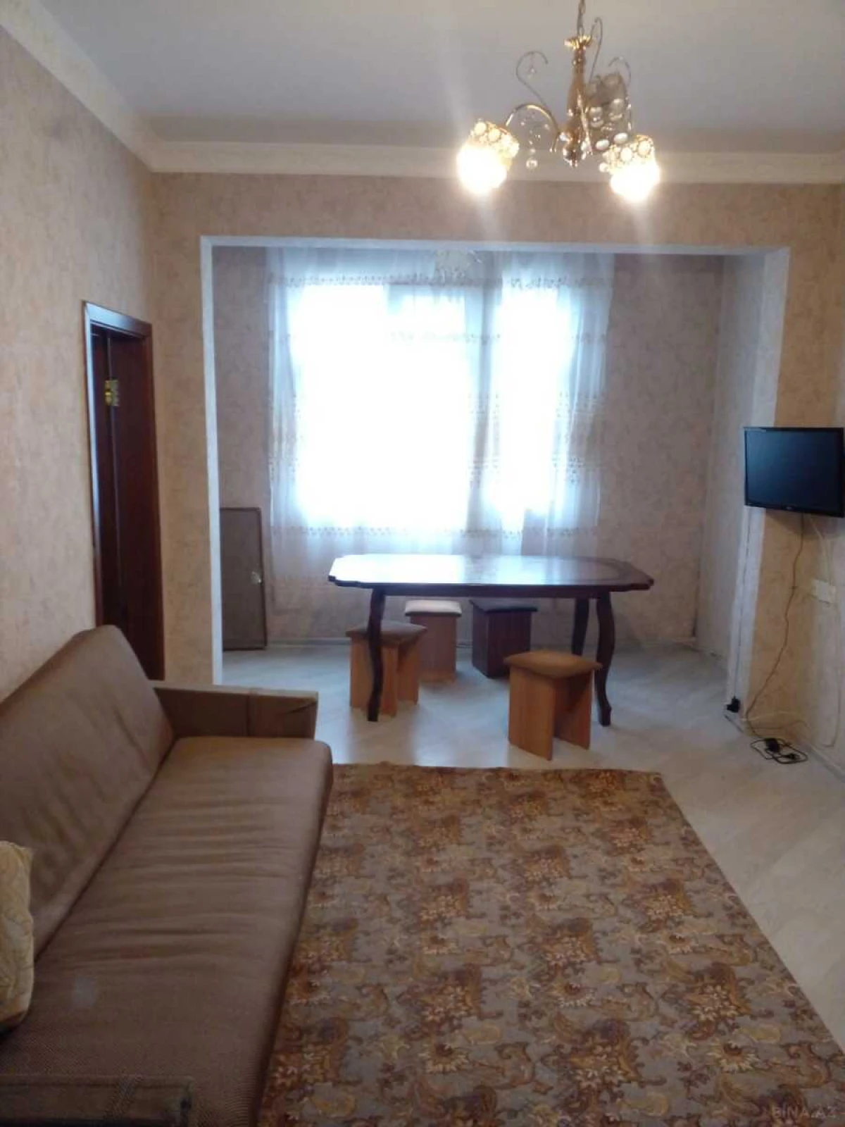 Kirayə verilir 2 otaqlı mənzil 80 m²