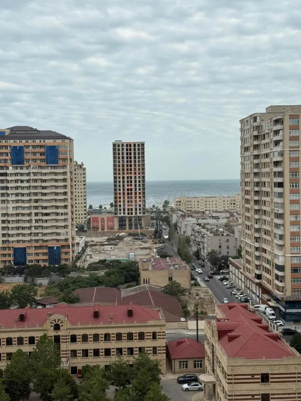 Satılır 2 otaqlı mənzil 90 m²