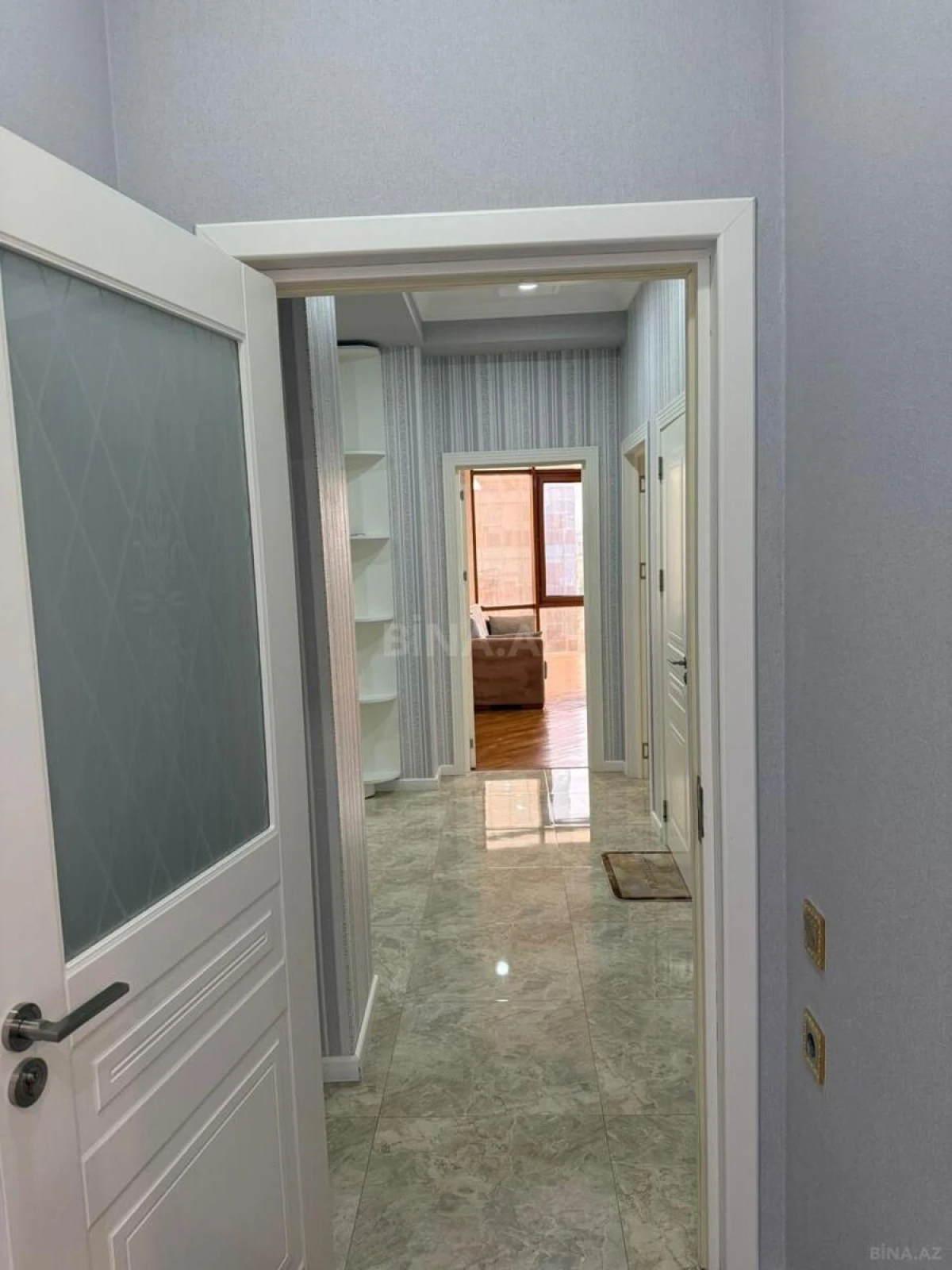 Satılır 2 otaqlı mənzil 90 m²