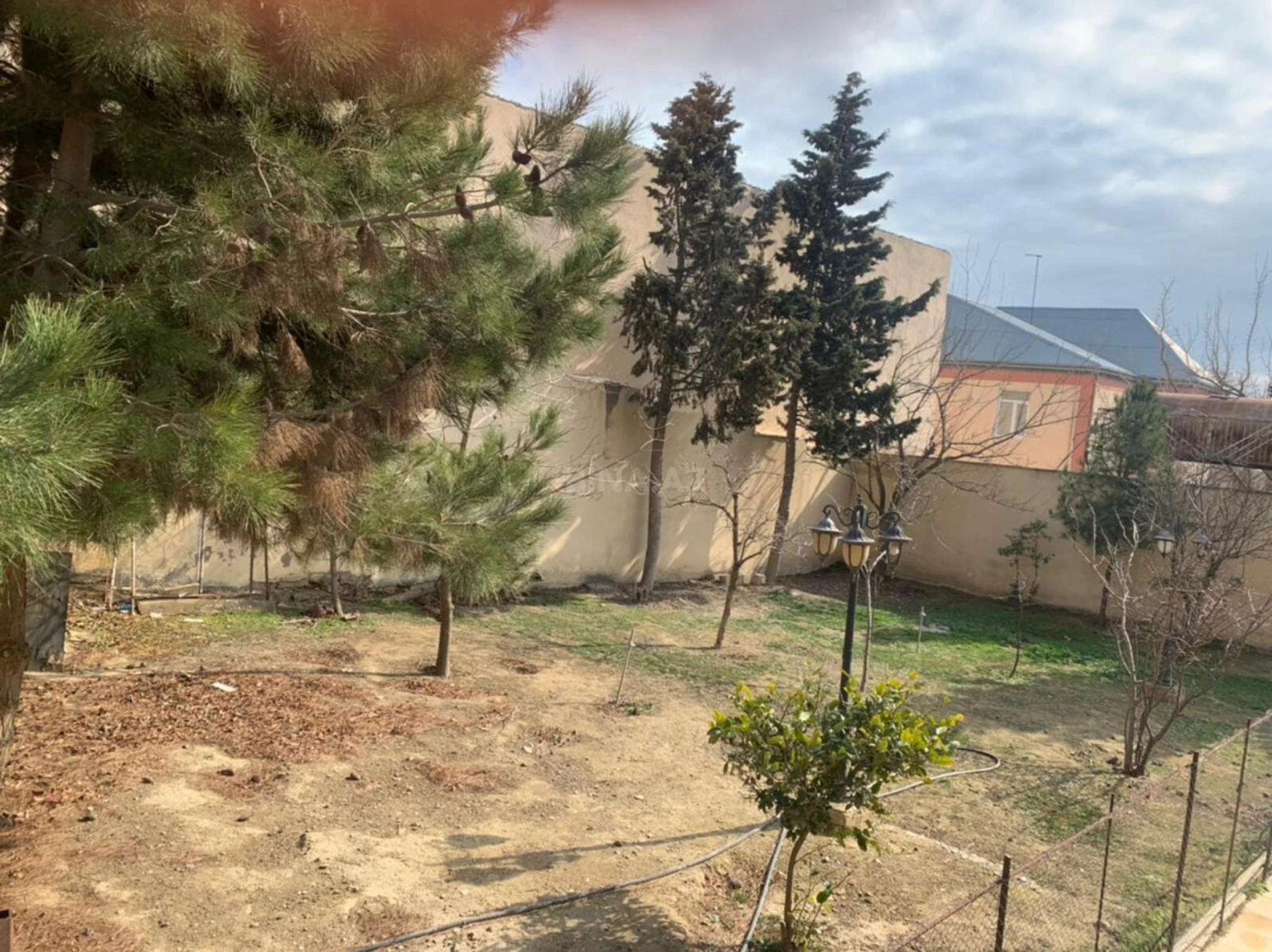 Satılır 6 otaqlı həyət evi 400 m²