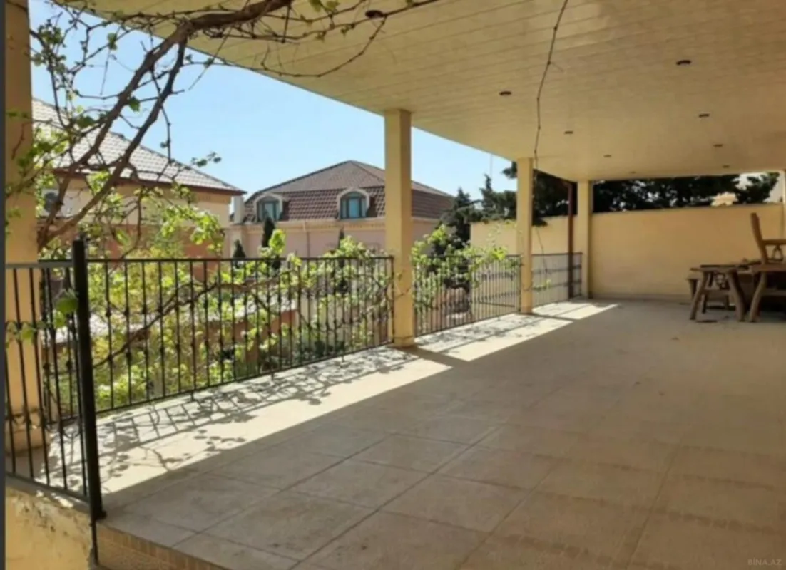 Satılır 6 otaqlı həyət evi 400 m²