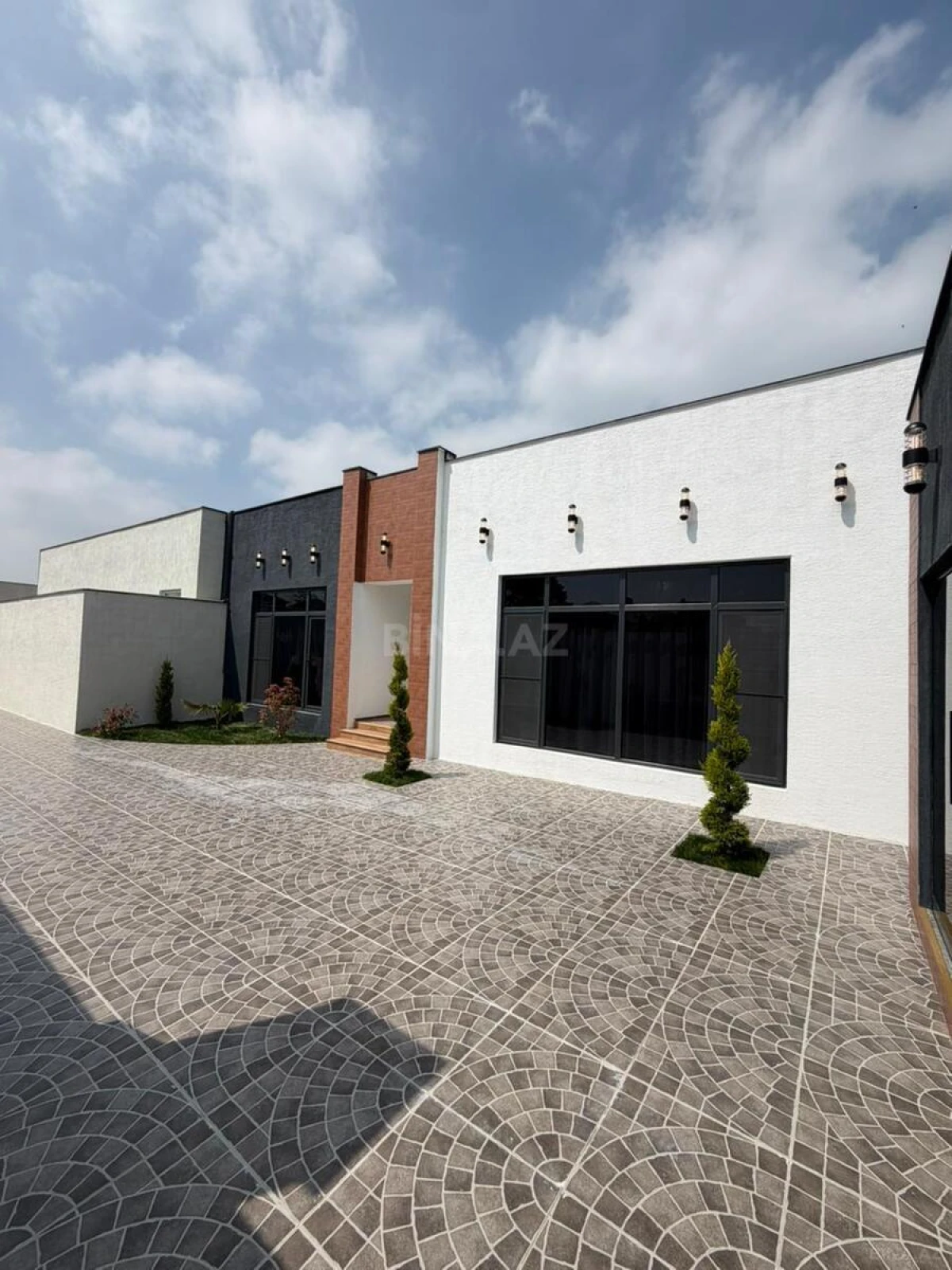 Satılır 4 otaqlı həyət evi 170 m²