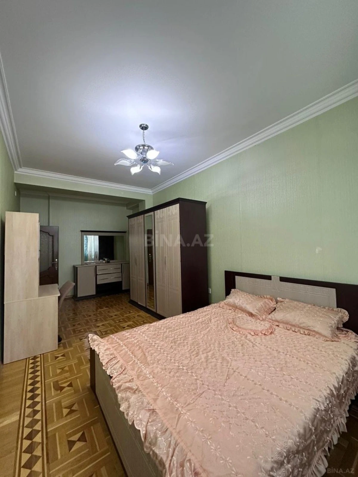 Satılır 2 otaqlı mənzil 85 m²