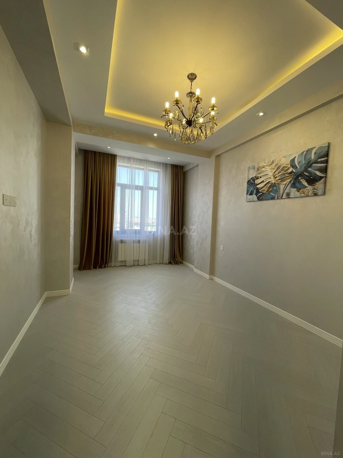 Satılır 3 otaqlı mənzil 105 m²