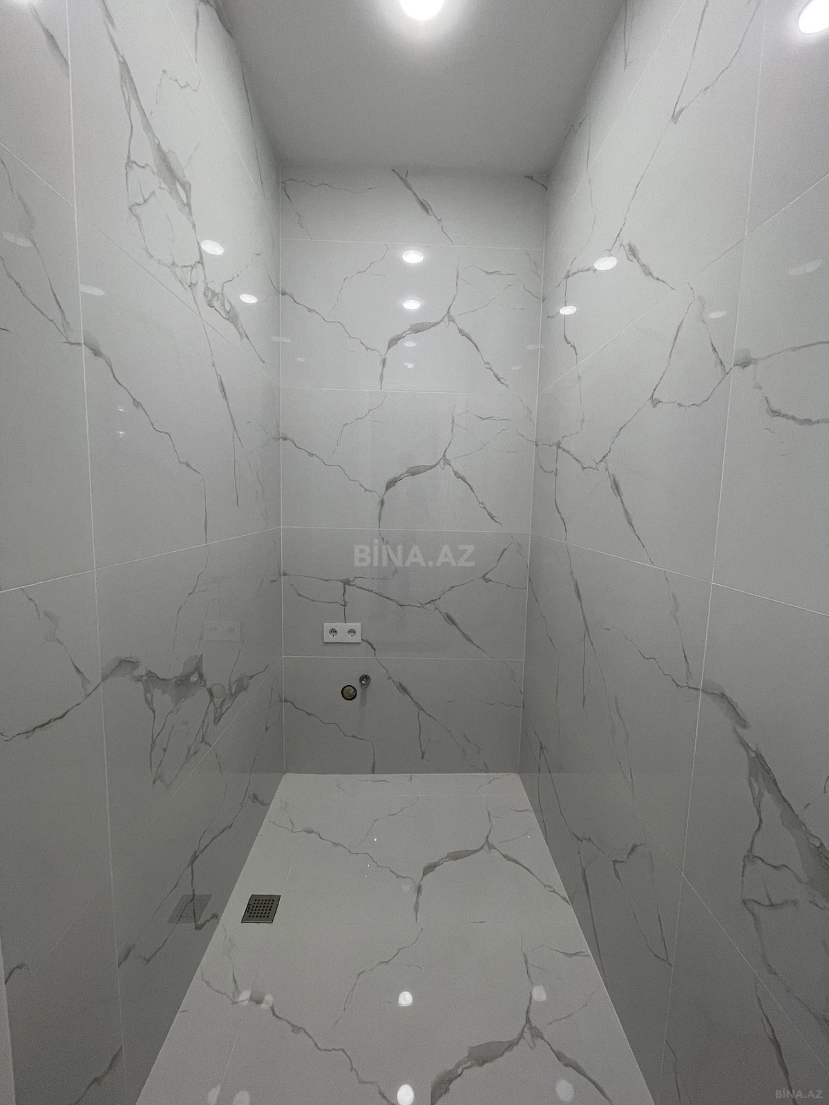 Satılır 3 otaqlı mənzil 105 m²