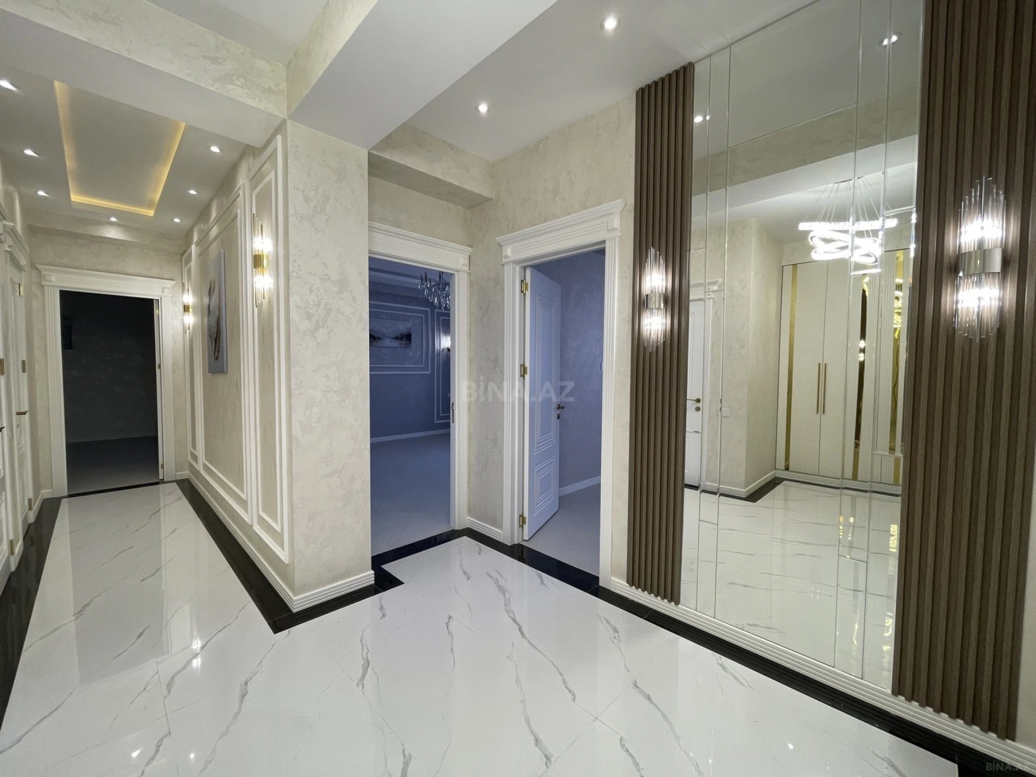 Satılır 3 otaqlı mənzil 105 m²