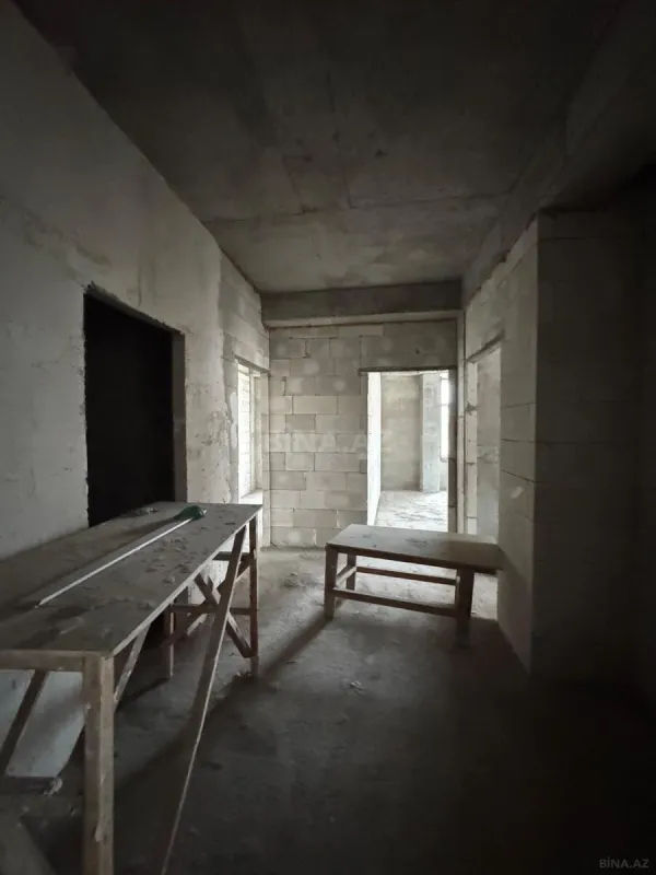 Satılır 3 otaqlı mənzil 132 m²