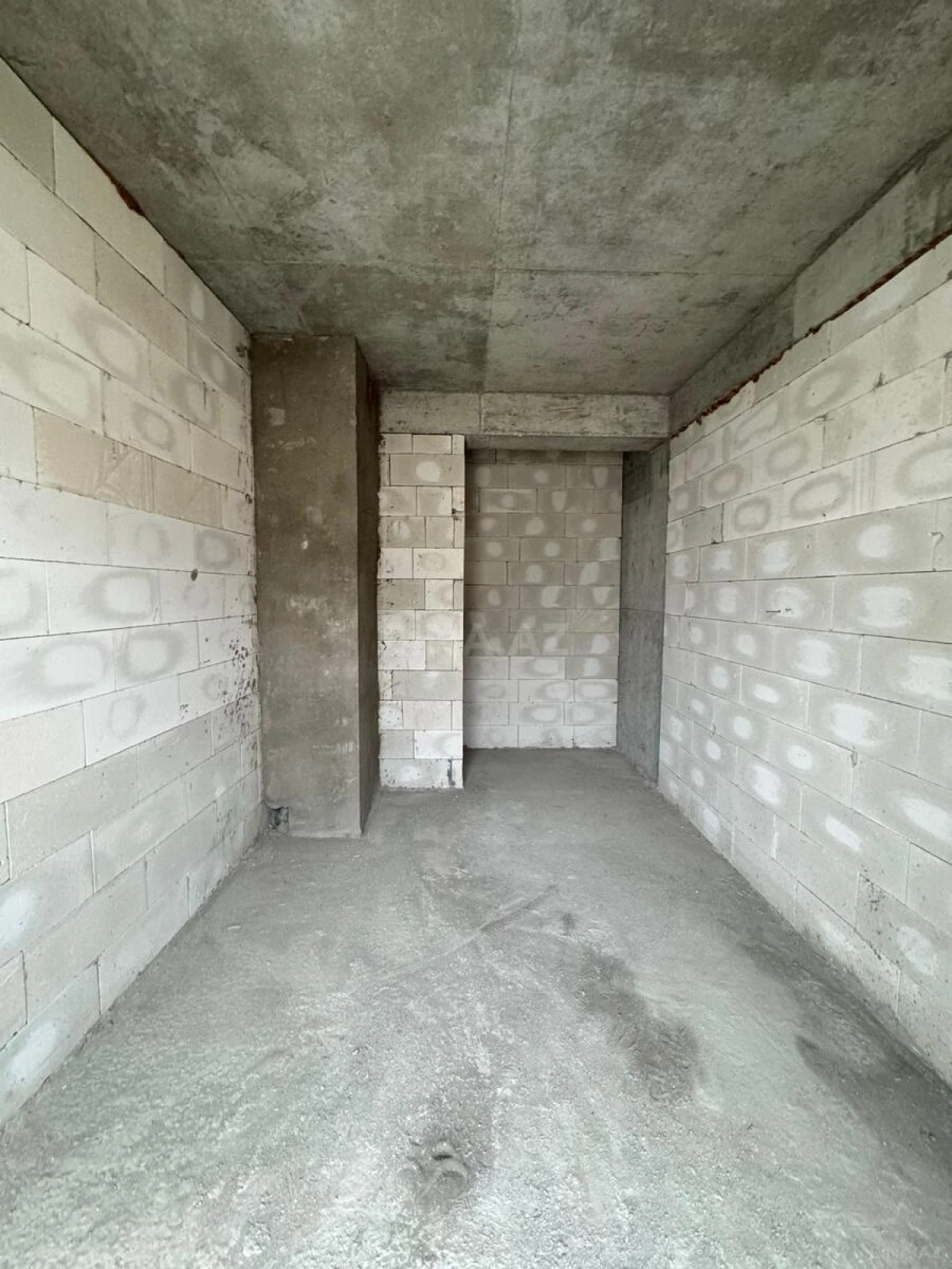 Satılır 3 otaqlı mənzil 132 m²